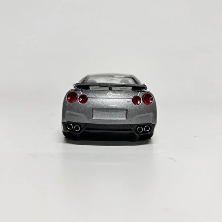 Welly Nissan GT-R R35  1/36