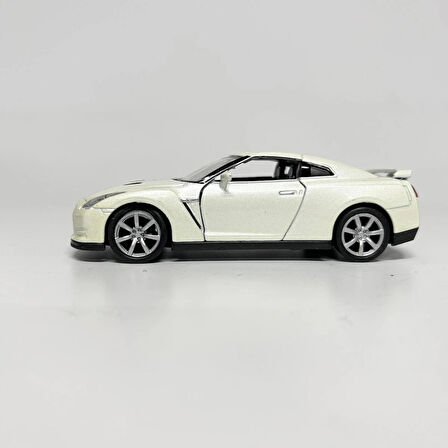 Welly Nissan GT-R R35  1/36