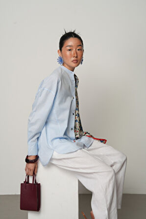 Kadın Serin Esinti İnce Çizgili Bisiklet Yaka Mavi Gömlek