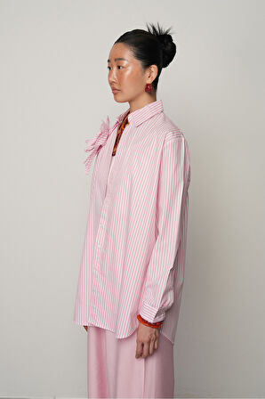 Çiçek Detaylı Pembe Beyaz Çizgili Kadın Gömlek - %100 Pamuk, Oversize, Uzun Kesim