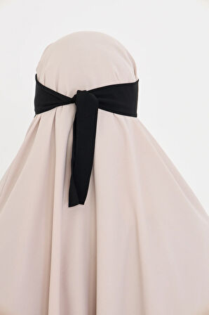 Siyah Tesettür Tek Katlı Peçe Medine İpeği Arkadan Bağlamalı 1026_01