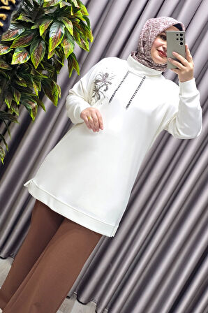 Kadın Büyük Beden Zincir Detaylı Taş İşlemeli Rahat Kalıp Esnek Kumaş Tunik 