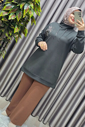 Kadın Büyük Beden Zincir Detaylı Taş İşlemeli Rahat Kalıp Esnek Kumaş Tunik 