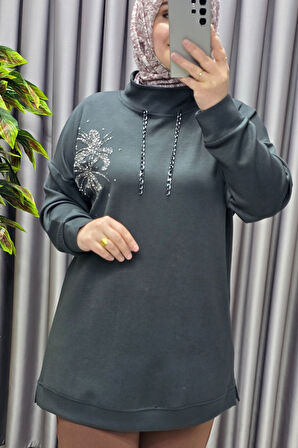 Kadın Büyük Beden Zincir Detaylı Taş İşlemeli Rahat Kalıp Esnek Kumaş Tunik 