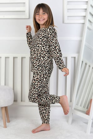 Minik Uyku Avcısı - Vahşi Rahatlık Serisi Leopar Desenli Kız Çocuk Pijama Takımı 