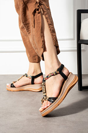 Siyah Biyeli Günlük Aksesuarlı Kadın Sandalet