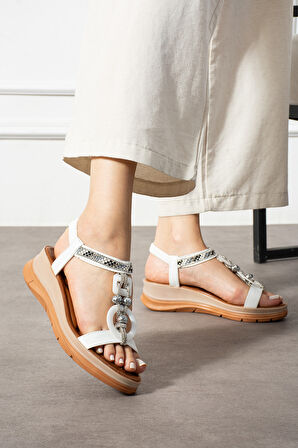 Beyaz Tek Bant Halka Taş Bağcık Aksesuarlı Günlük Kadın Sandalet