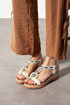 Bej Tek Bant Halka Taş Bağcık Aksesuarlı Günlük Kadın Sandalet