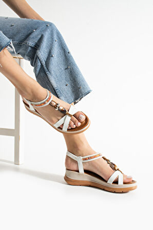 Beyaz  İki Bantlı Aksesuarlı Günlük Kadın Sandalet