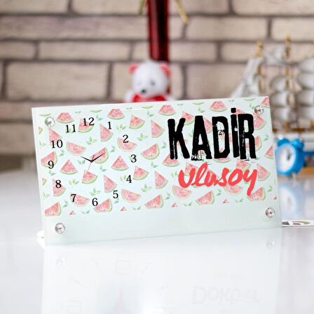 Karpuz Desenli Kişiye Özel Cam Masa Saati – İsim Yazılı Masaüstü Dekor Saat