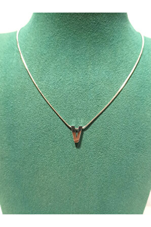 Monalisa Home Gümüş Renk Lüks Figürlü Gösterişli  ''V'' Harfi Kolye