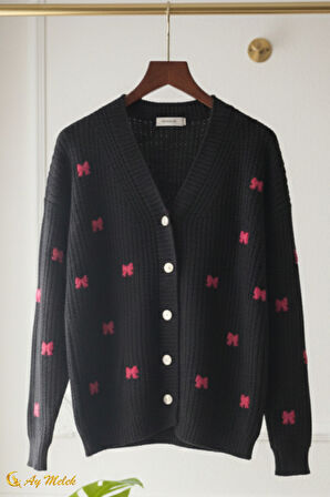 Kadın Triko Hırka Düğmeli V Yaka Kısa Fiyonk Detaylı Dokulu Hırka