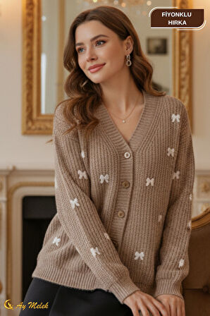 Kadın Triko Hırka Düğmeli V Yaka Kısa Fiyonk Detaylı Dokulu Hırka