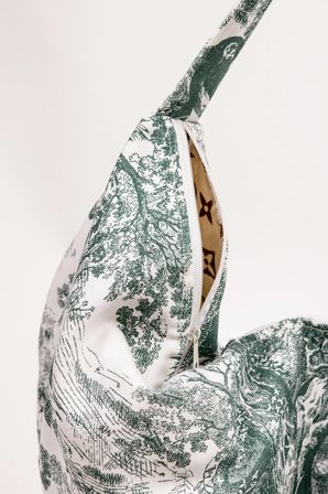 Omuz Çantası Yeşil Desenli Duck Kumaş Astarlı Fermuarlı 60x32 cm