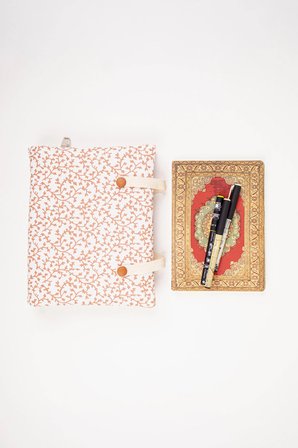 Kitap Kılıfı ve Defter Kılıfı 20x25 cm A5 Uyumlu Fermuarlı Kalem Cepli Kumaş Organizer