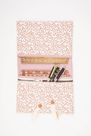Kitap Kılıfı ve Defter Kılıfı 20x25 cm A5 Uyumlu Fermuarlı Kalem Cepli Kumaş Organizer
