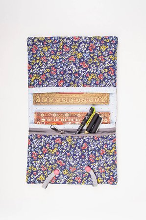 Kitap Kılıfı ve Defter Kılıfı 20x25 cm A5 Uyumlu Fermuarlı Kalem Cepli Kumaş Organizer