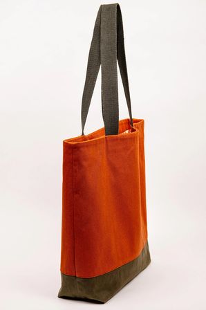 Plaj Çantası – Turuncu Haki Gabardin Kumaş Omuz Çantası 47 × 43 cm