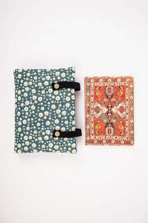 Kitap ve Defter Kılıfı – Papatya Desenli Çok Bölmeli Kumaş Organizer 19x26 cm
