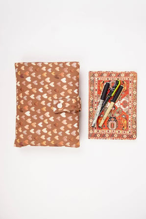 Kitap ve Defter Kılıfı – Kalp Desenli Çok Bölmeli Kumaş Organizer 19x26 cm