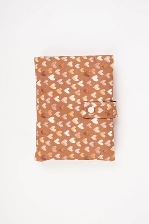Kitap ve Defter Kılıfı – Kalp Desenli Çok Bölmeli Kumaş Organizer 19x26 cm
