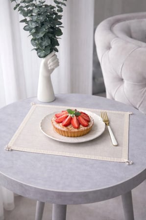 El İşlemesi Köşeleri İnci Detaylı Sunum Peçetesi – 25x25 cm (2 Adet)