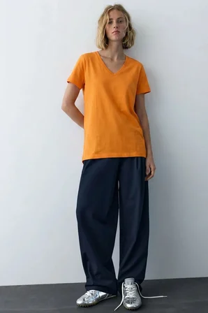 2 Adet V Yaka Basic Viskon Karışımlı Tişört