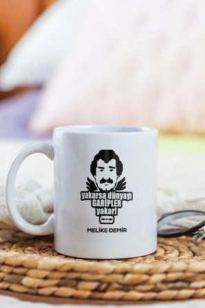 Alya Gift Shop Kişiye Özel Yakarsa Dünyayı Garipler Yakar Kupa Bardak