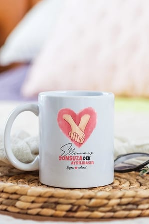 Alya Gift Shop Kişiye Özel Ellerimiz Sonsuza Dek Ayrılmasın Kupa Bardak