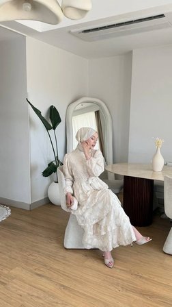 Fırfırlı Katlı Elbise BEJ