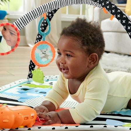 Neşeli Hayvanlar 3'ü 1 Arada Jimnastik Merkezi™ Fisher-Price Neşeli Hayvanlar 3'ü 1 Arada Jimnastik Merkezi oyun minderi HBP41