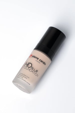Cardin Hd Blur Pürüzsüz Görünüm Veren Mat Fondöten Medium Beige - 30 ML