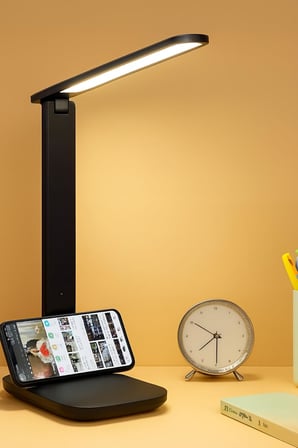 Şarjlı Masa Lambası 3 Renk Dokunmatik Telefon Standlı Kademeli Çalışma Okuma Işığı Lambası 9W Siyah