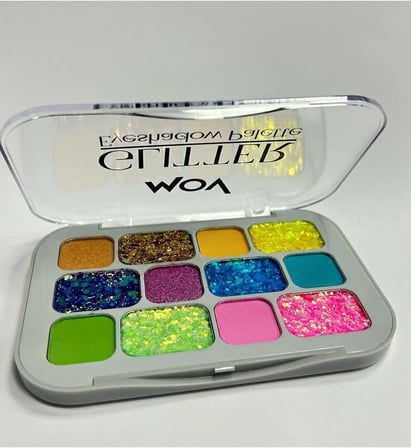 12'li Glitter Göz Farı Paleti – No:04, 13,5 g – Yüksek Pigmentli, Işıltılı Katmanlar, Uzun Süre Kalıcı, Parti/Gece Makyajı için