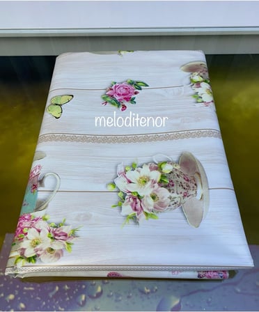 elyaf astarlı fincan kelebek desenli kaymaz pvc muşamba masa örtüsü Krem 100 x 140