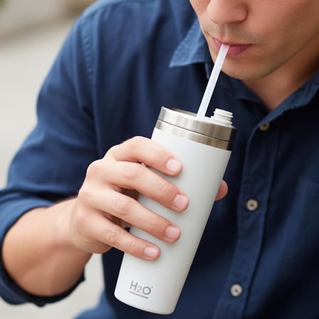 Gri Paslanmaz Çelik Pipetli Termos Kupa - 660 ml Büyük Boy (Venti) - Sıcak ve Soğuk Tutan Mug - Araç ve Ofis Tipi Bardak (GRİ)