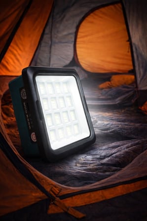 Solar Led Projektör 6500K Ultra Güçlü Kamp Lambası Bahçe Aydınlatması