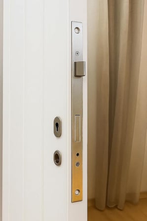 PVC WC Gömme Kilit, 35 mm, Metal, Dayanıklı, Banyo Kapısı, Güvenlik Mekanizması