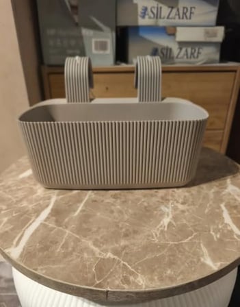 Pera Modern Balkon ve Küpeşte Saksısı 3,2 Litre Krem Plastik Askılı Dikdörtgen 3'lü Set