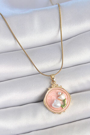  Çelik Gold Renk Zincir Pembe Mineli İncili Çiçek İşlemeli Portre Model Kadın Kolye