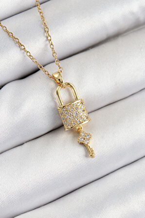  Çelik Zirkon Taşlı Kilit Ve Sallantılı Anahtar Model Gold Renk Kadın Kolye