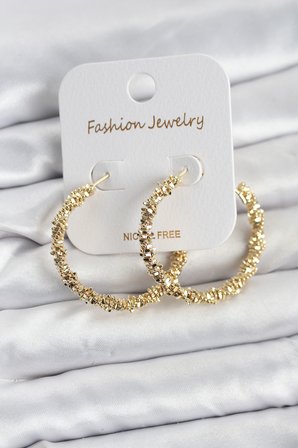 Pirinç Gold Renk Tırtıklı Halka Model Kadın Küpe - TJ-BKP11606
