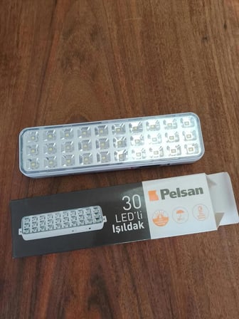 Pelsan 30 Ledli Işıldak Beyaz IP40 3W 6-8 Saat Çalışma Süresi