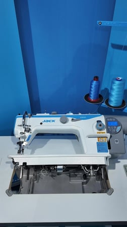 JACK 2060G FULL OTOMATİK ÇİFT PAPUÇ DİKİŞ MAKİNASI 3'LÜ TRANSPORRT SİSTEMLİ (ORTA AYAK YÜKSEKLİK AYARLI, 9MM)