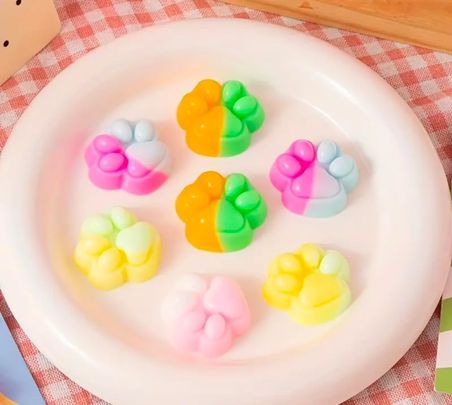 6 Adet Sevimli Mini Sukuşi Kedi Patisi Oyuncaklar, Mochi Squishy Yumuşak Kedi Pençesi, Stres Önleyici Oyuncaklar, Çocuklar ve Yetişkinler için Sıkmalı Oyuncaklar, Rahatlatıcı Oyuncaklar ve Kawaii