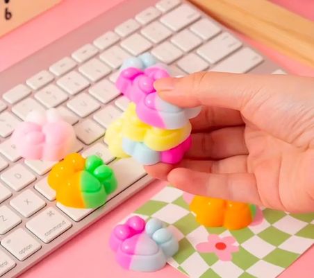6 Adet Sevimli Mini Sukuşi Kedi Patisi Oyuncaklar, Mochi Squishy Yumuşak Kedi Pençesi, Stres Önleyici Oyuncaklar, Çocuklar ve Yetişkinler için Sıkmalı Oyuncaklar, Rahatlatıcı Oyuncaklar ve Kawaii