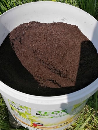 TeoxFarm Teox Farm-Katı Solucan Gübresi-1KG