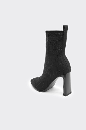 Topuklu Fermuarlı Taş Aksesuarlı Kadın Bot 