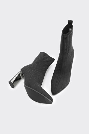 Topuklu Fermuarlı Taş Aksesuarlı Kadın Bot 