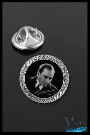 MAZEN Atatürk Portreli Yuvarlak Yaka Rozeti, Metal Kararmaz, Siyah Zeminli, Unisex Aksesuar